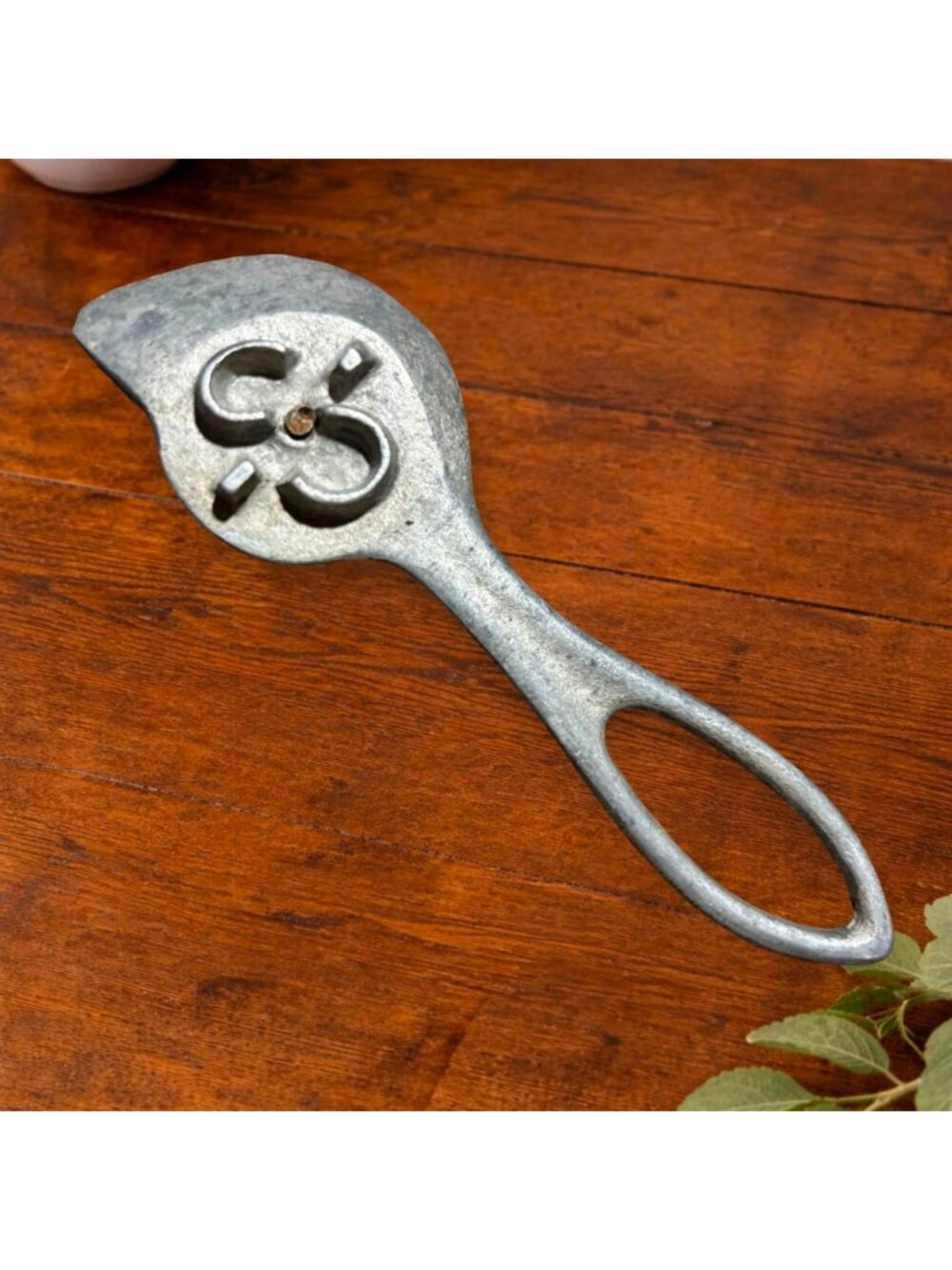 Vintage Cast Aluminum Biscuit Cutter With Handle And Fluted Design - Picture 4 of 7